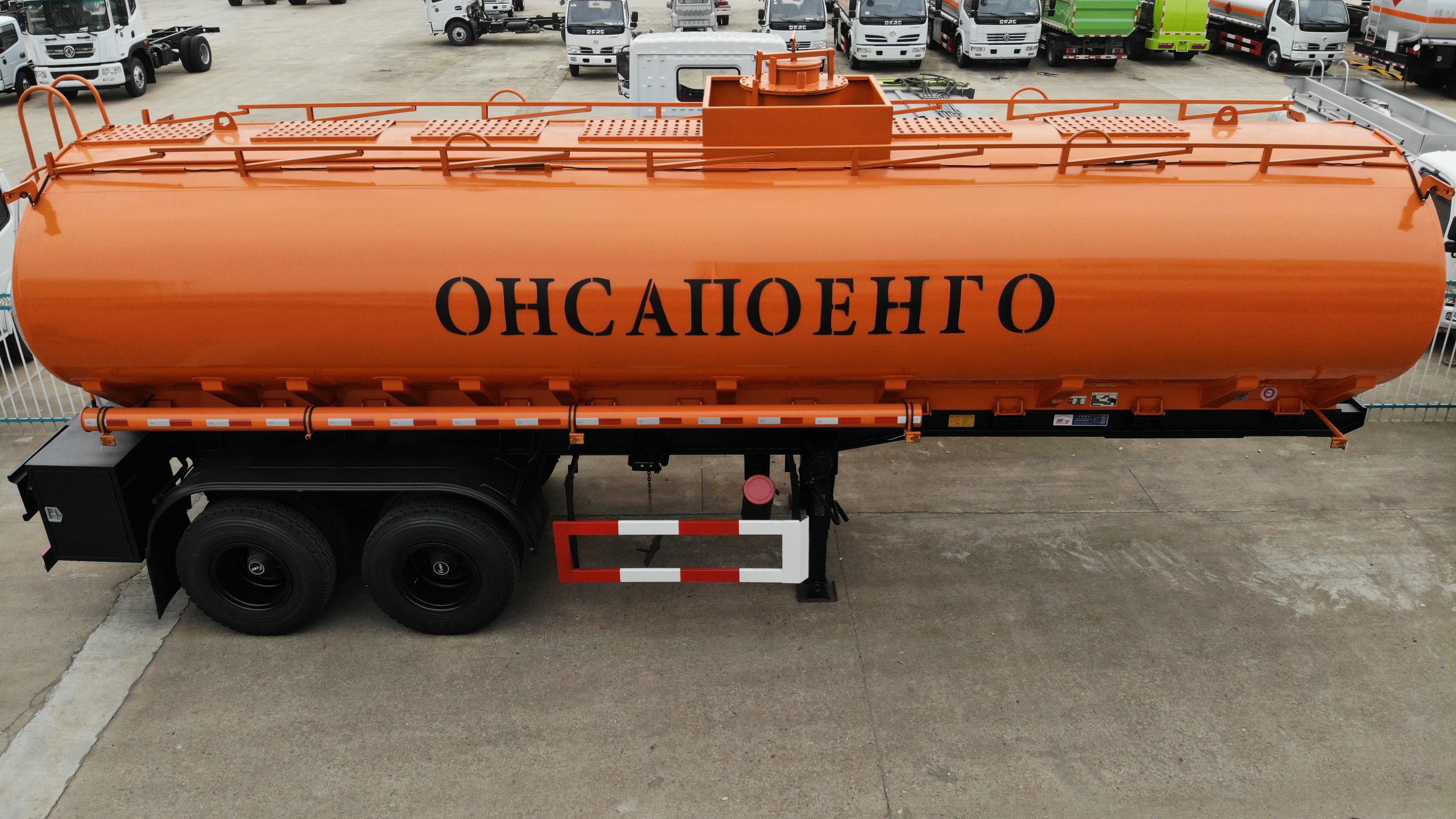 10臺外貿(mào)出口運油半掛車，10臺?；饭捃嚢l(fā)車交付客戶